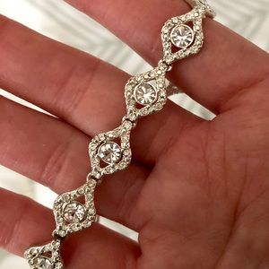 Gorgeous costume earring and bracelet set